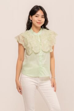 Evrose Scallop Ruffle Collar Top CC30404